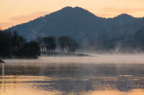 千丈寺湖（兵庫県）の夜明け