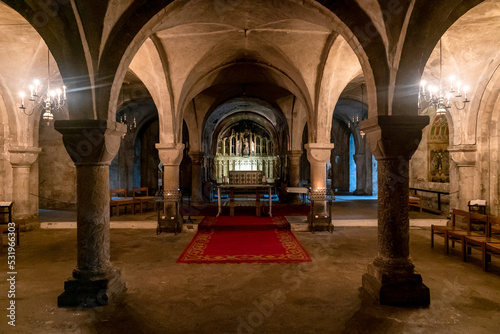 Fototapet view of the underground crypt inside the Canterbury Cathedral