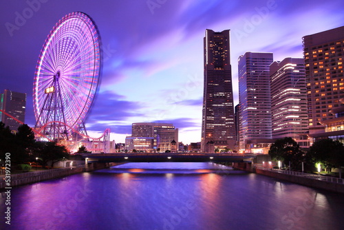 Print op canvas 女神橋から見る横浜みなとみらいのマジックアワーの夕景