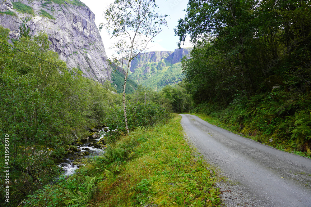 Wanderweg in der Nähe von Eidfjord in Norwegen