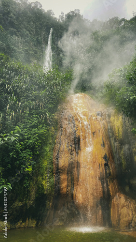 Rio y cascada en Santa Rosa de Cabal  Colombia