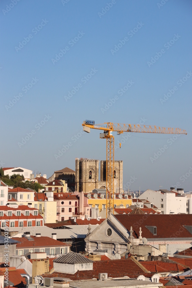 building under construction close by the cathedral in Lisbon 