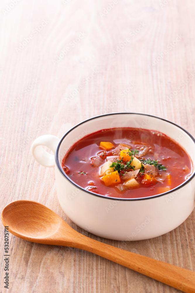 ミネストローネを食べる