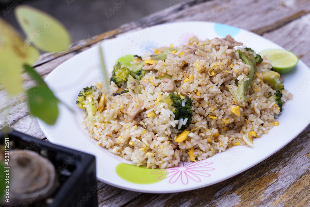 Fried rice is an easy and delicious dish. consisting of eggs Pork and broccoli and still affordable during bad economic times. Fried rice is an easy and delicious dish. consisting of eggs Pork and broccoli and still affordable during bad economic times.