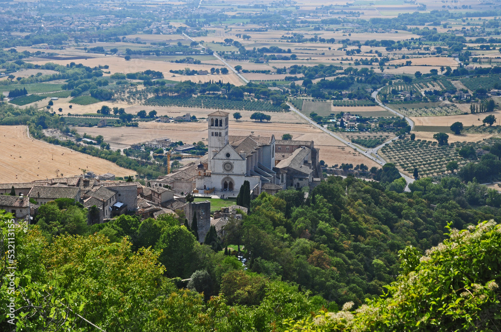 Assisi, la Basilica di San Francesco di Assisi dalla Rocca Maggiore
