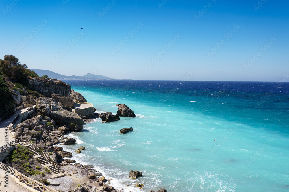 Grecja, błękitne morze na wyspie Rodos - obrazy, fototapety, plakaty 