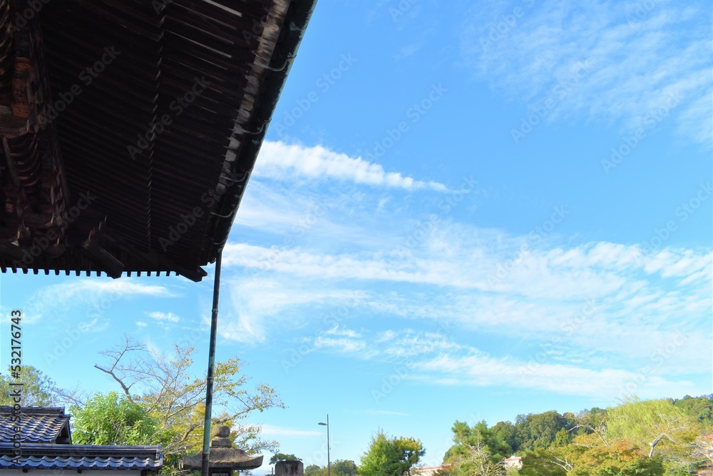 石山寺の屋根と青空 石山寺の屋根と青空