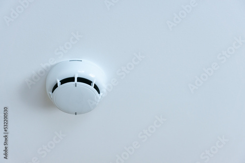 Ceiling-mounted smoke detector sensor with copy space for fire detectors