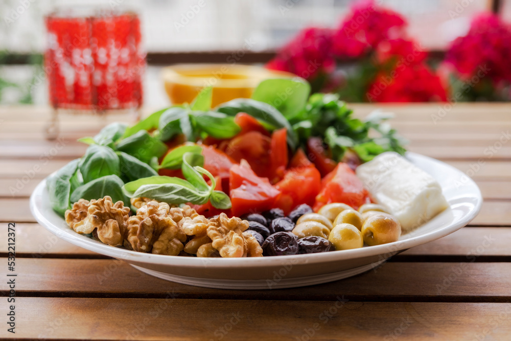 Simple, Healthy Mediterranean Breakfast Simple, Healthy Mediterranean Breakfast