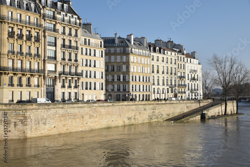 Seine en crue à Paris. France