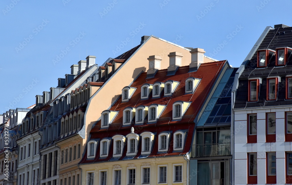Häuser mit vielen Dachgauben Dresden
