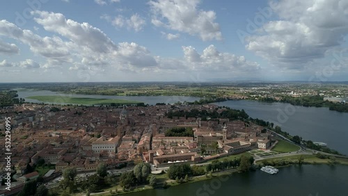 panorama aereo città di mantova