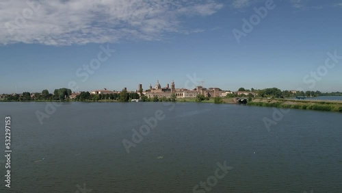 panorama aereo città di mantova
