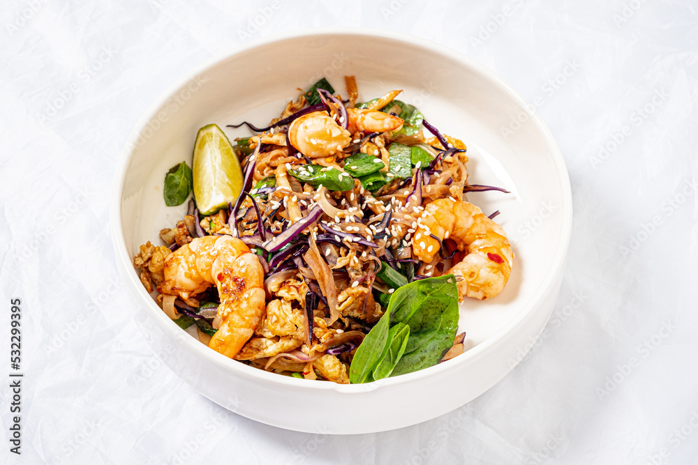 Pad thai (stir-fried rice noodles with shrimps) - thai food