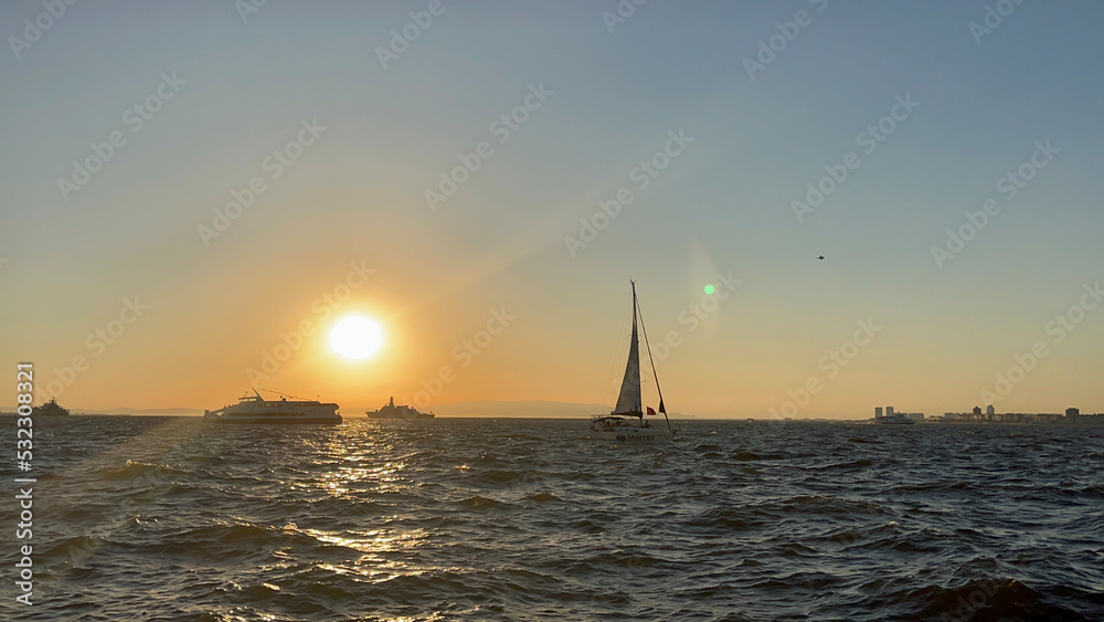 Fototapeta premium sunset over the sea