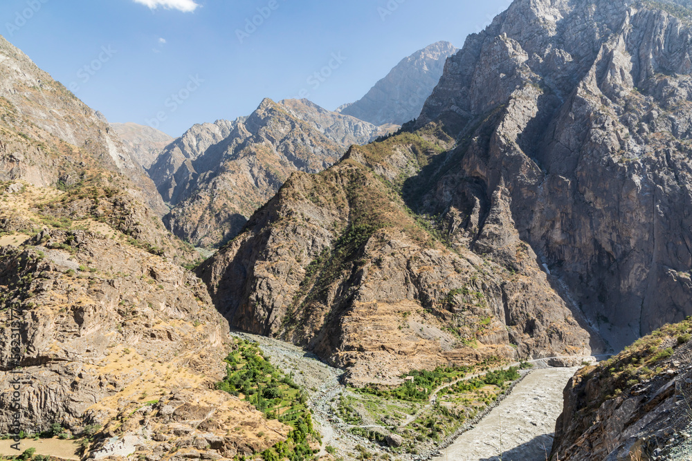 Yakhchi Pun, Gorno-Badakhshan Autonomous Province, Tajikistan. The canyon of the Panj River in rugged mountains on the border of Afghanistan and Tajikistan.