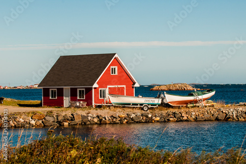 Fotografiet Boathouse in Joe Batt's Arm, Fogo Island, Newfoundland, Canada.
