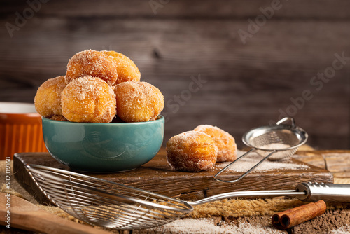 Bowl with rain cookies. In Brazil known as 