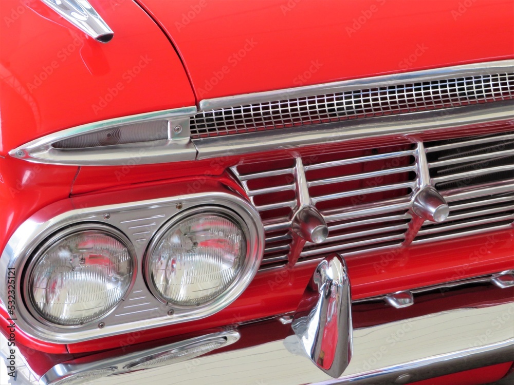 Naklejka premium classic red antique car headlight