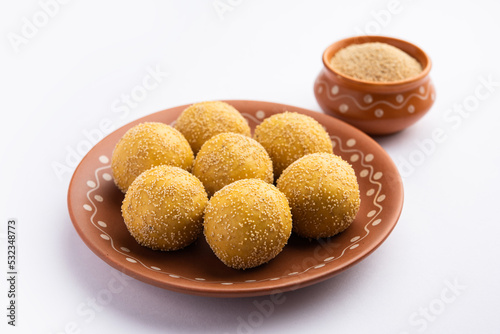 Khas khas besan laddu or poppy seeds and chickpea flour laddo or laddoo
