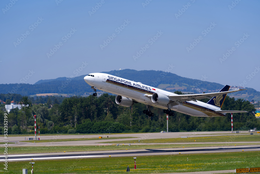 Foto De Singapore Airlines Airplane BOEING 777-300ER Register 9VSWP ...