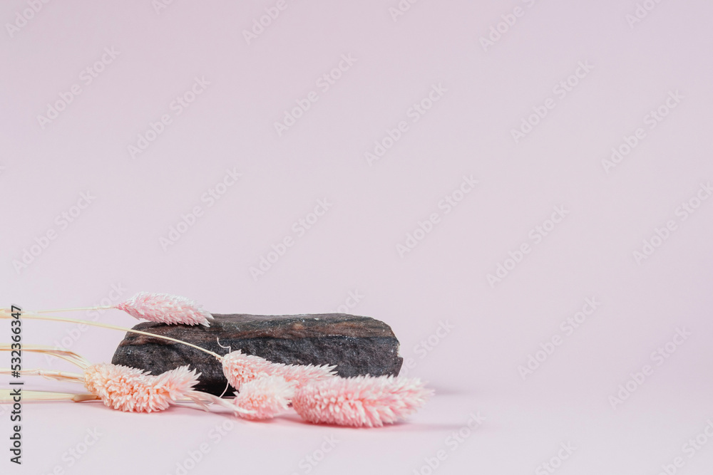 Obraz premium Podium for goods and cosmetics made of natural materials.