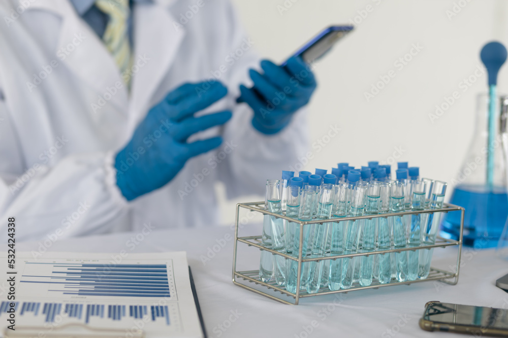 Scientists work with in vitro reagents in laboratories and draw conclusions from their research. Scientists work with in vitro reagents in laboratories and draw conclusions from their research.