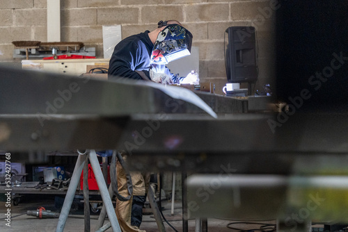 Ouvrir soudeur industriel, fabrication métal, tuyauterie / chaudronnerie / métallerie