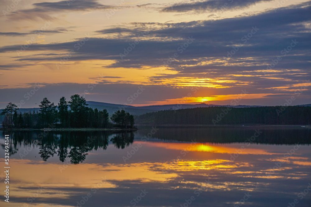 Obraz premium sunset over lake
