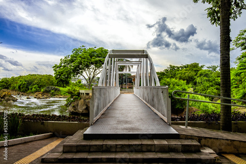 Ponte próxima à margem do rio Tietê. Salto, São Paulo. photo