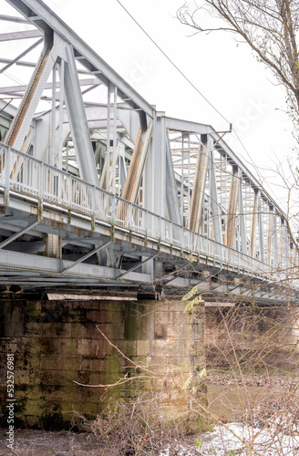 Fototapeta Naklejka Na Ścianę i Meble -  Gray metal train bridge