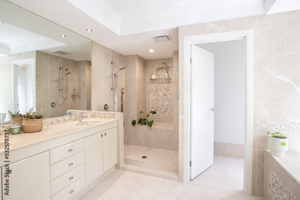 bathroom bathroom