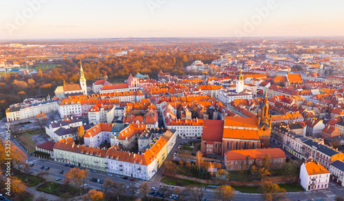 Fotografia Scenic aerial view of historical center of Polish town of Kalisz at sunset in spring, Greater Poland Voivodeship