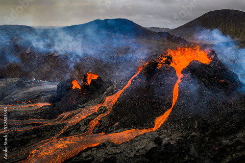 Fotografia Geldingadalir And Fagradalsfjall Erupting Volcano In Reykjanes Unesco Geopark In