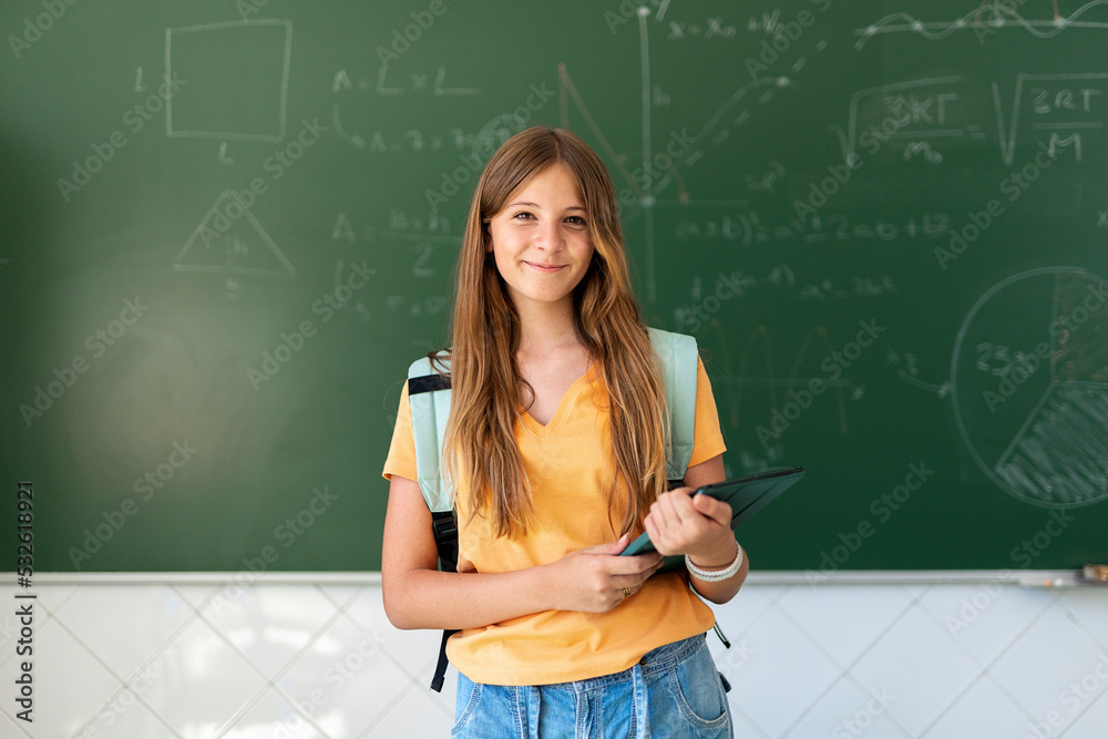 © Santi Nuñez/Stocksy - Portrait of caucasian teenage student © Santi Nuñez/Stocksy - Portrait of caucasian teenage student