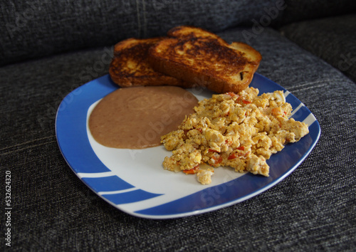 Huevos a la mexicana, frijoles, pan con mantequilla, Mexican eggs whit beans and bread  butter, platillo mexicano, desayuno mexicano, Mexican breakfast, deliciuos mexican egg, Mexican Food