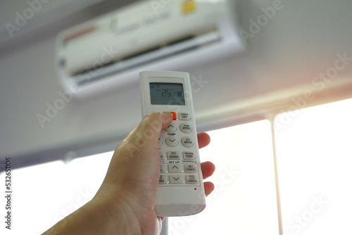 Foto Turn off the air conditioner before leaving the office