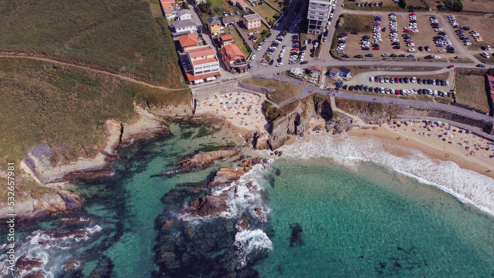 Vista aérea con drone en la playa Valdoviño, Ferrol, Galicia, España