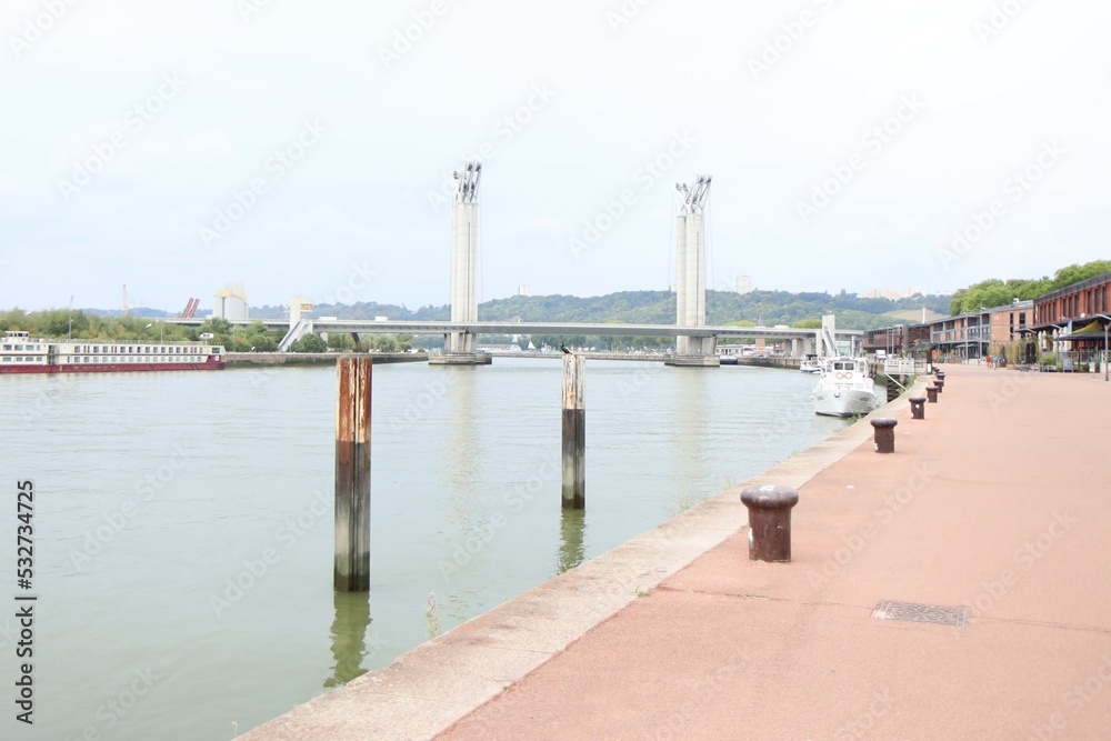 Les rives du fleuve Seine, le long de la Seine, ville de Rouen, département de la Seine Maritime, France Les rives du fleuve Seine, le long de la Seine, ville de Rouen, département de la Seine Maritime, France