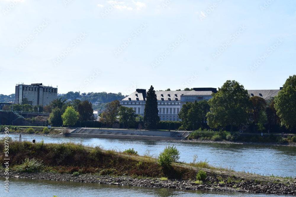 Schloss Koblenz, Rheinseite