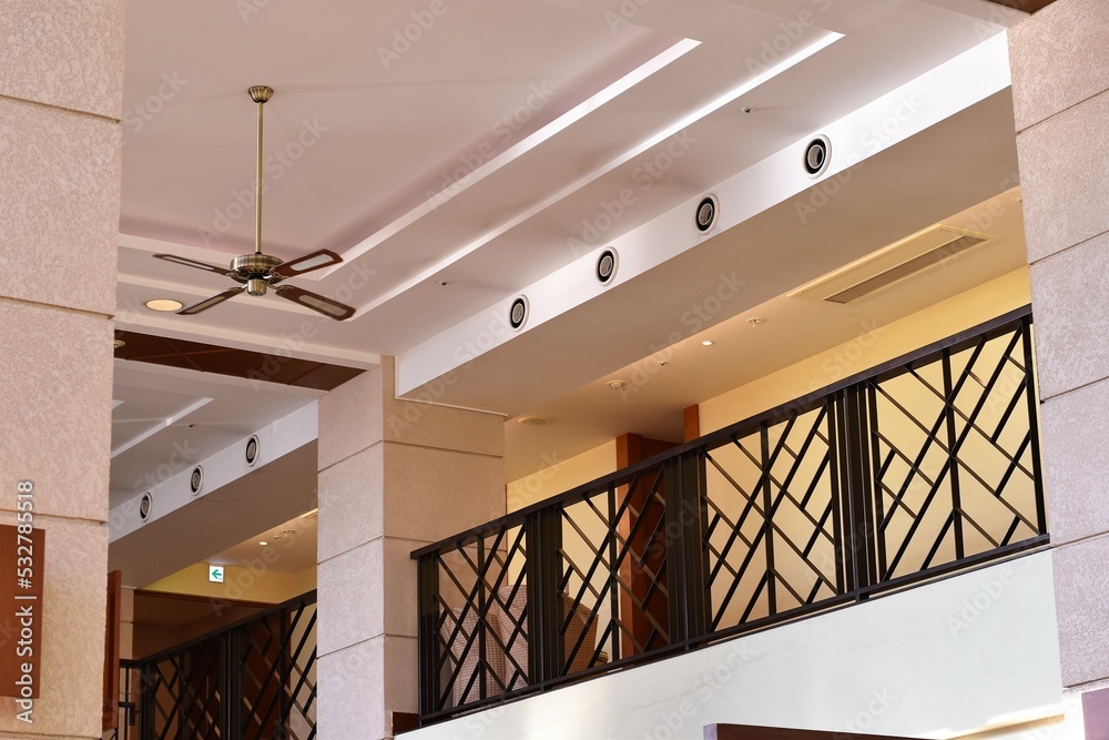 Obraz premium ホテルのロビー大型扇風機
