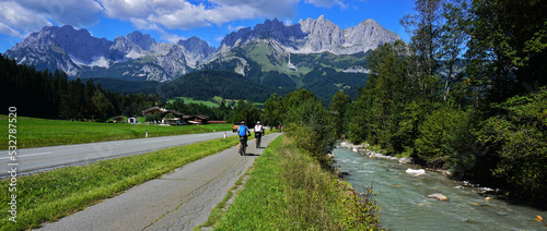 Fahrrad fahren beim Wilden Kaiser, Österreich; Tirol;