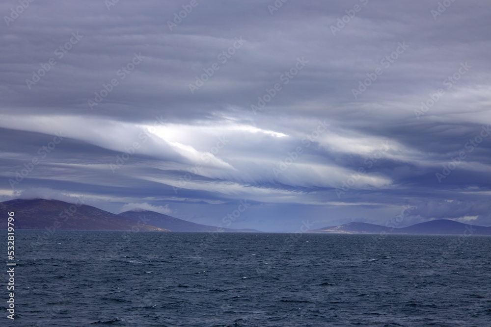 Zufahrt mit Schiff auf die Falklandinseln