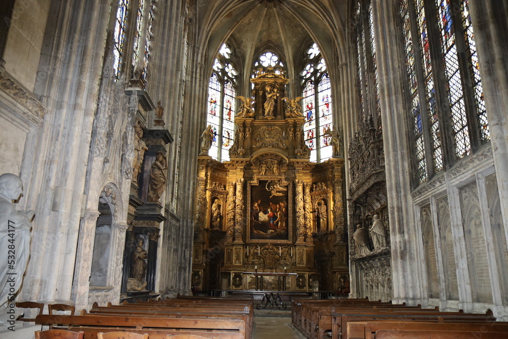 Fototapeta premium La cathédrale Notre Dame de Rouen, de style gothique, ville de Rouen, département de la Seine Maritime, France