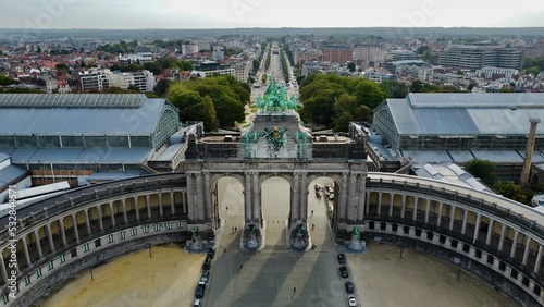 Obraz na plátne drone photo triumphal arch Brussels Belgium europe