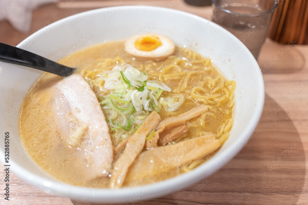 シンプルな札幌味噌ラーメン