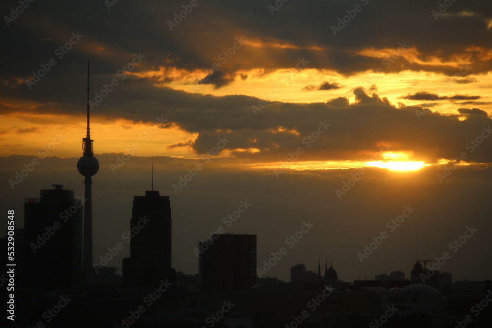 Berlin bei Sonnenaufgang, Skyline