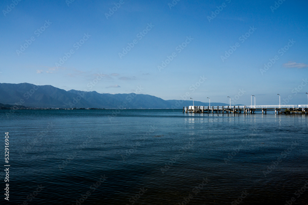 琵琶湖　ピエリ守山港と湖西の山々
