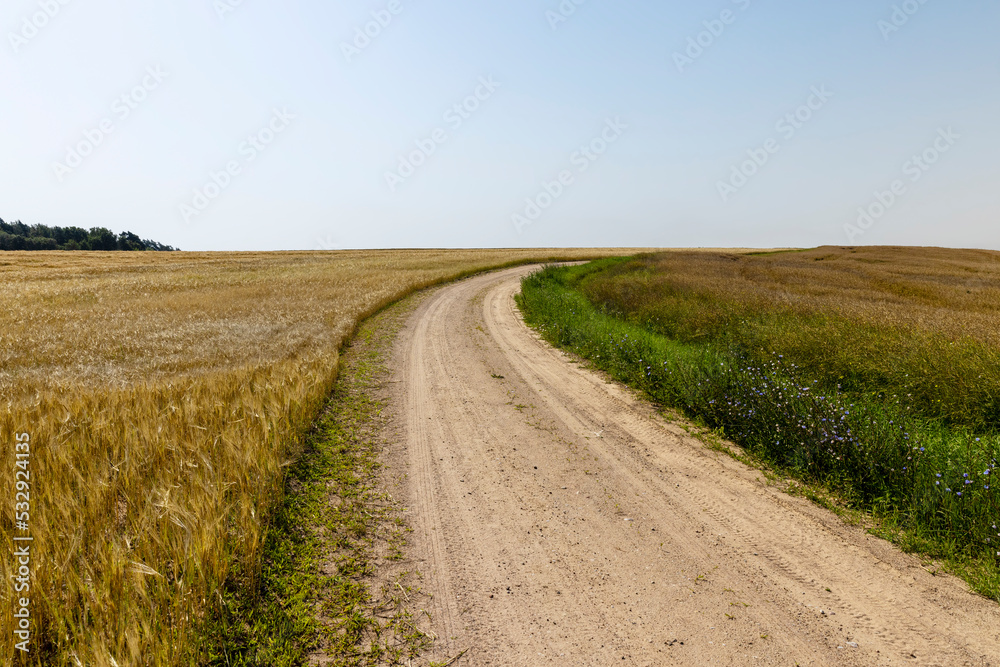 Gravel highway in rural areas Gravel highway in rural areas
