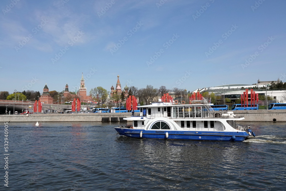 Motor river catamaran yacht ST24M2 Motor river catamaran yacht ST24M2